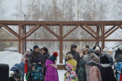 Фоторепортаж: широко гуляли сегодня в Лаишеве на Масленице