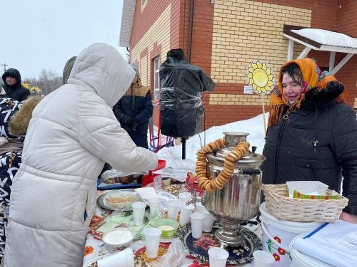 Большие Кабаны: На Масленице богатыри силою мерялись