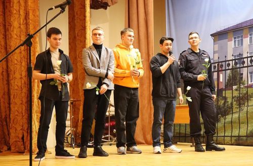 «Я молодой!»: парням из ЛТЭТ все по плечу