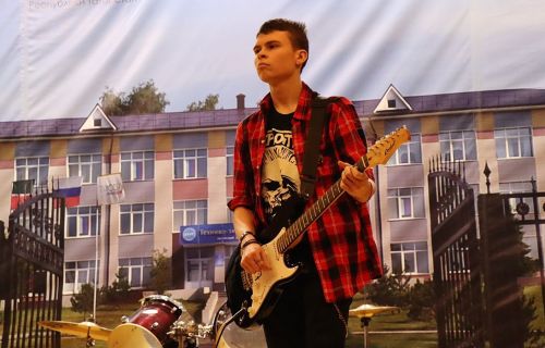 «Я молодой!»: парням из ЛТЭТ все по плечу