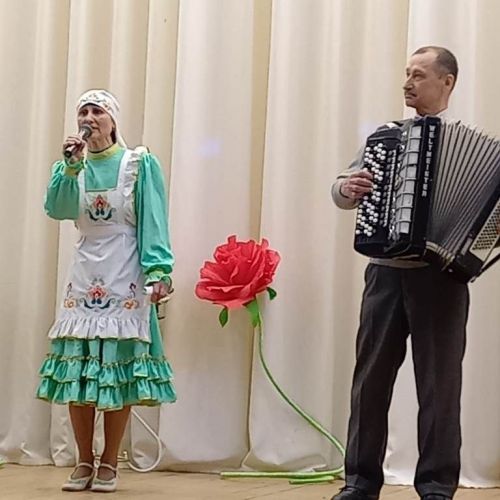 В Тат. Янтыке концерт «Жырлап яшик  эле, дусларым» посвятили юбилею заведующей СДК