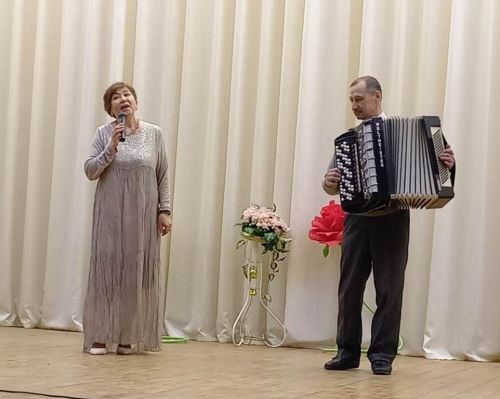 В Тат. Янтыке концерт «Жырлап яшик  эле, дусларым» посвятили юбилею заведующей СДК