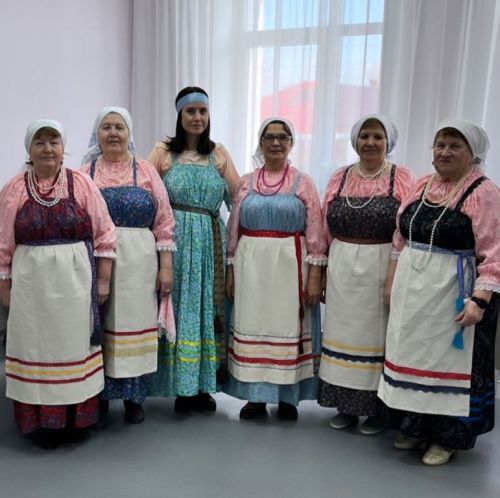 Два творческих коллектива Лаишевского района отметили День работника культуры частушечным баттлом