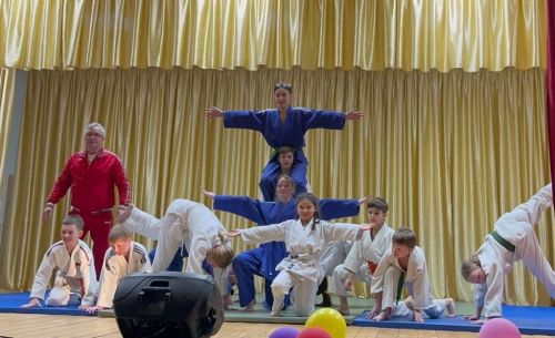 С праздником поздравляли спортсмены