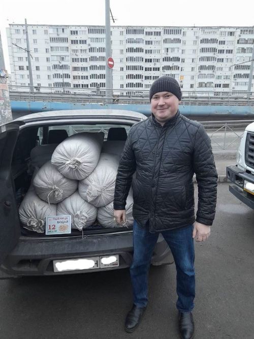 Разнообразную продукцию выставили сегодня сельхозпредприятия Лаишевского района на ярмарке в Казани