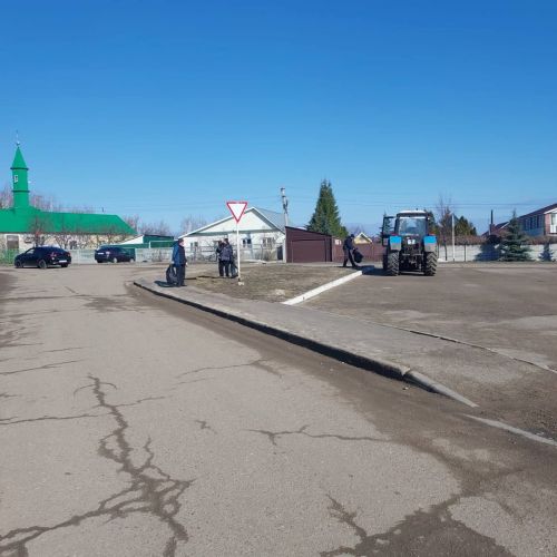 МУП «Лаишево» начинает субботнее утро с уборки в городе Лаишево