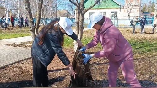 Субботник - это весело: видеоклип от Нармонской средней школы