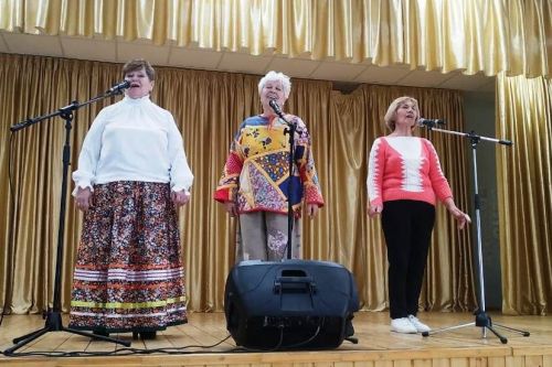 В Вербное воскресенье фольклорный ансамбль «Берегиня» провел в Каипском доме культуры концерт
