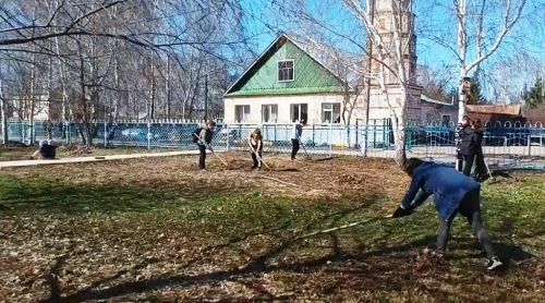 Субботник - это весело: видеоклип от Нармонской средней школы