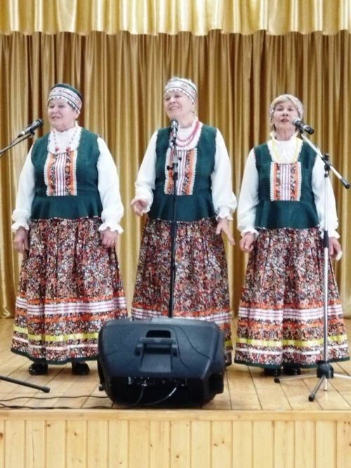 В Вербное воскресенье фольклорный ансамбль «Берегиня» провел в Каипском доме культуры концерт