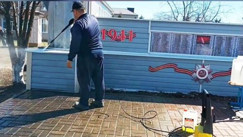 Субботник - это весело: видеоклип от Нармонской средней школы