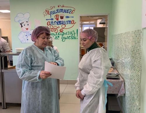 В Лаишевской гимназии родители систематически проверяют качество школьного питания