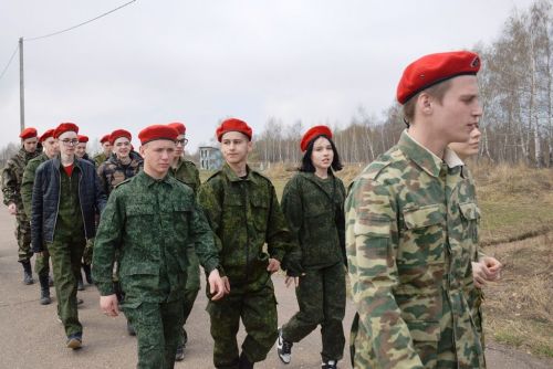 На полигоне танкового училища прошли учебные стрельбы для школьников Лаишевского района