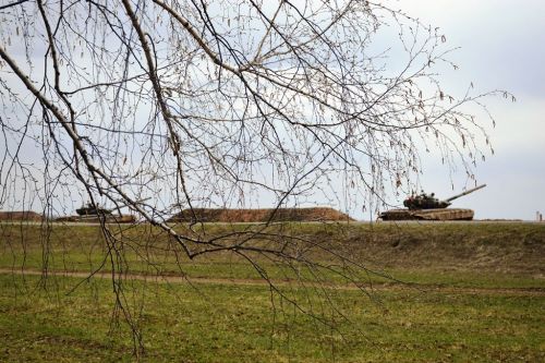 На полигоне танкового училища прошли учебные стрельбы для школьников Лаишевского района