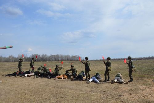 На полигоне танкового училища прошли учебные стрельбы для школьников Лаишевского района