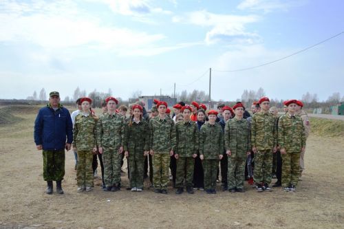 На полигоне танкового училища прошли учебные стрельбы для школьников Лаишевского района