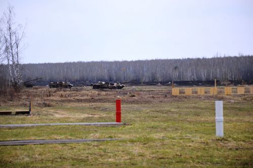 На полигоне танкового училища прошли учебные стрельбы для школьников Лаишевского района