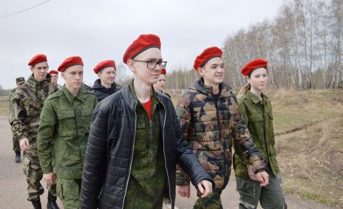 На полигоне танкового училища прошли учебные стрельбы для школьников Лаишевского района