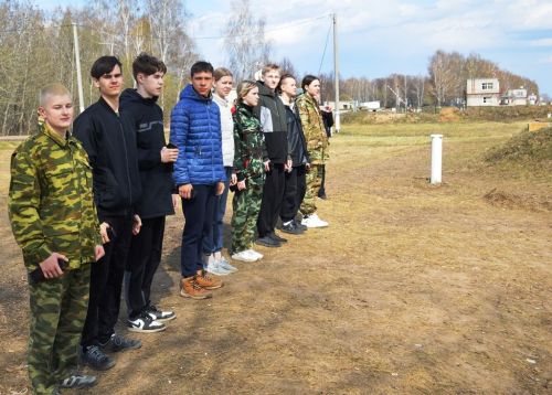 На полигоне танкового училища прошли учебные стрельбы для школьников Лаишевского района