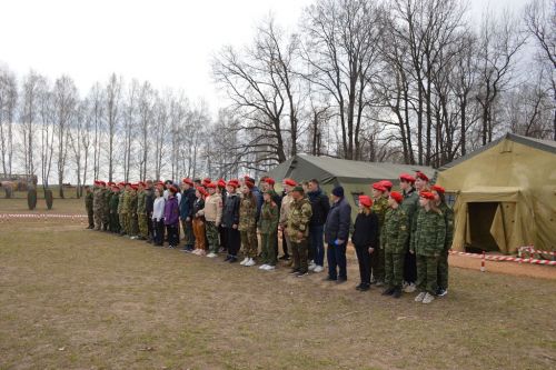 На полигоне танкового училища прошли учебные стрельбы для школьников Лаишевского района