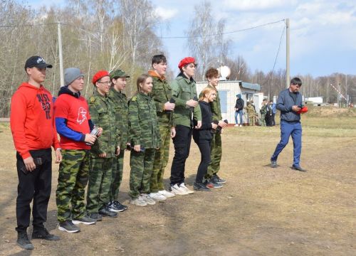 На полигоне танкового училища прошли учебные стрельбы для школьников Лаишевского района