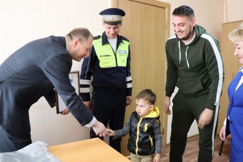 Финалисты конкурса «Мамы рулят» получили свои призы