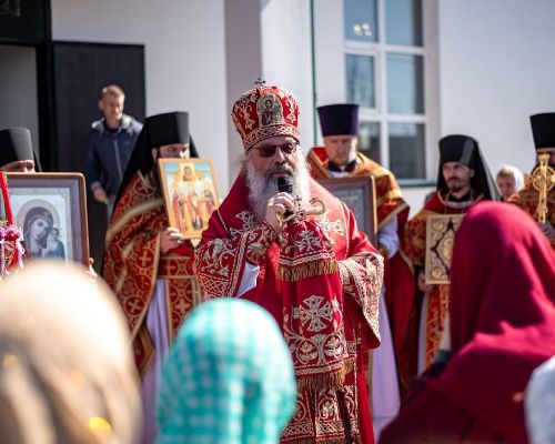 Митрополит Кирилл совершил Литургию в Столбищенском храме Казанских святителей