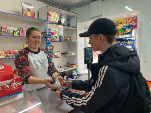 Учащиеся Лаишевского района учат земляков правильно носить георгиевские ленточки
