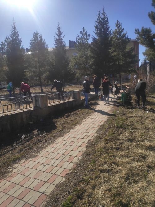 Лаишевцы продолжают наводить чистоту на своих участках
