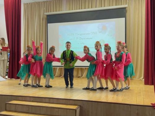 Педагогик хезмәт ветераннары һәм Сокуры авылының мактаулы кешеләре белән очрашу узды