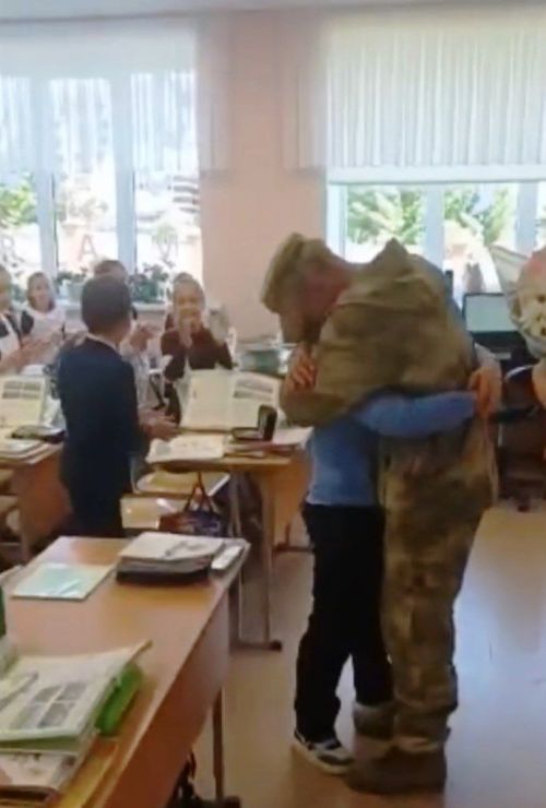 Папа вернулся! Встреча отца, служившего в зоне СВО, со своими детьми
