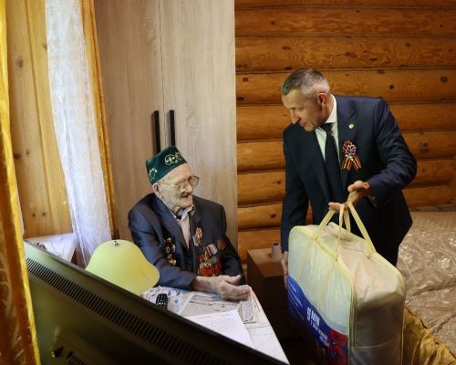 Поздравили с Днем Победы 101-летнего ветерана с уникальной судьбой