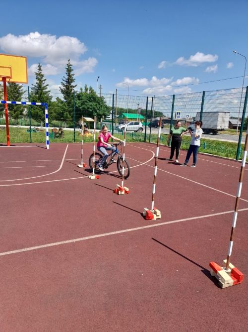 В Кирбях в пришкольном лагере провели игру по ПДД