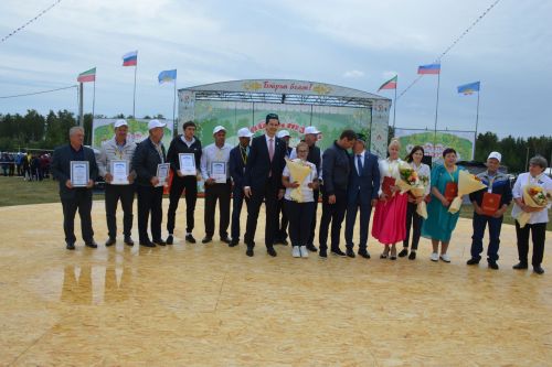 На Сабантуе наградили жителей Лаишевского района