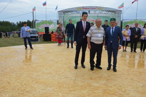 На Сабантуе наградили жителей Лаишевского района