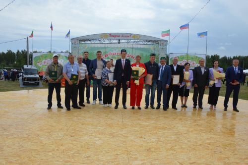 На Сабантуе наградили жителей Лаишевского района