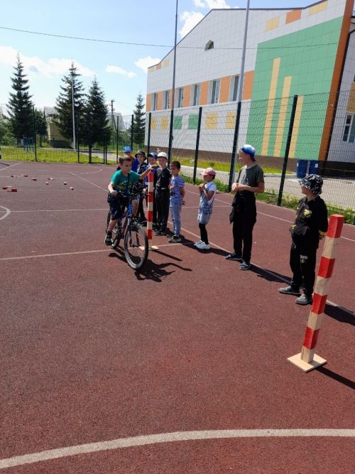 В Кирбях в пришкольном лагере провели игру по ПДД