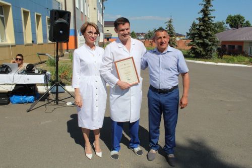 Глава Лаишевского района поздравил медицинских работников с Днем медика