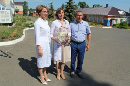 Глава Лаишевского района поздравил медицинских работников с Днем медика