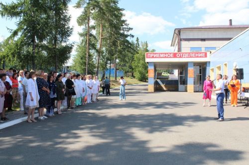 Глава Лаишевского района поздравил медицинских работников с Днем медика