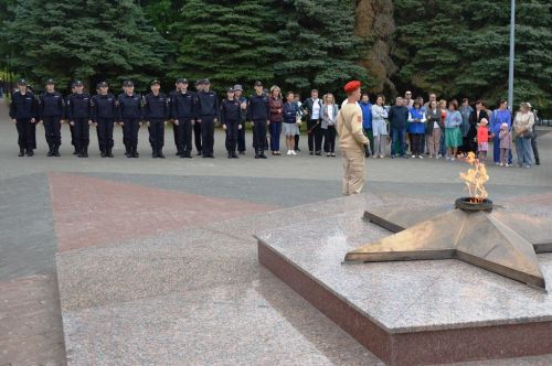 Лаишевцы возложили цветы к мемориалу Вечного огня