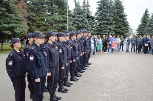 Лаишевцы возложили цветы к мемориалу Вечного огня