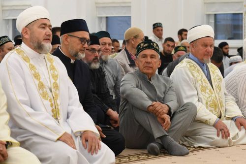 Мусульмане Татарстана сегодня ранним утром отпраздновали начало Курбан-байрама