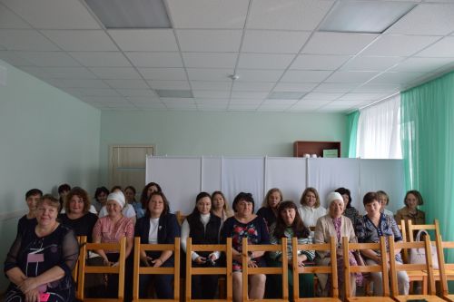 Глава Лаишевского района поздравил сотрудников «Комплексного центра социального обслуживания  населения «Золотая осень»