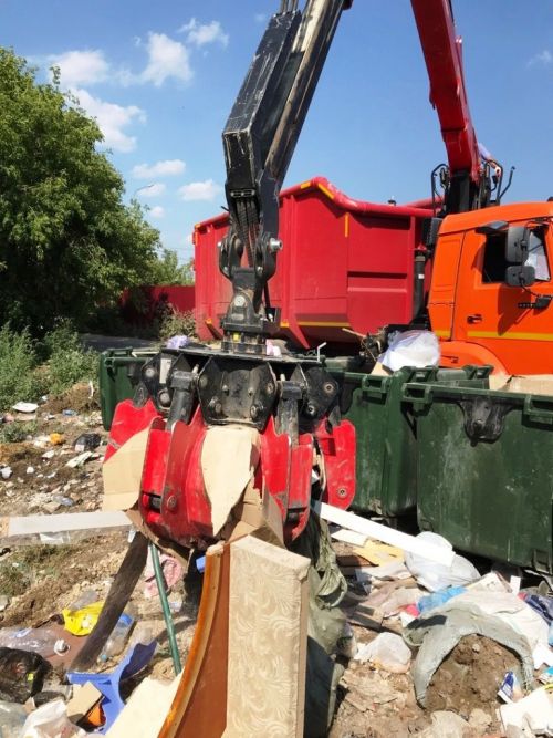 В Лаишевском районе наводят порядок на контейнерных площадках