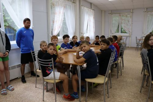 В детском оздоровительном лагере «Липки» говорили о здоровом образе жизни и правильном питании