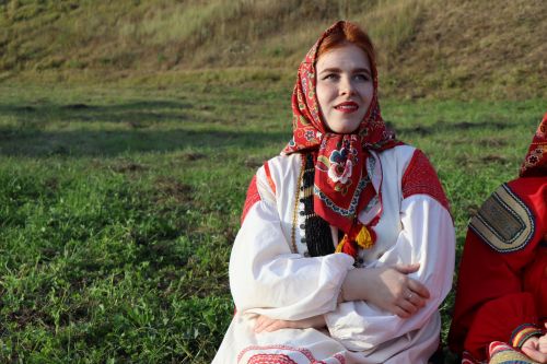 Девичьей красой восхищались с давних времен