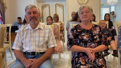 В Лаишевском районе поздравили с Днем семьи, любви и верности юбиляров семейной жизни и молодые семьи
