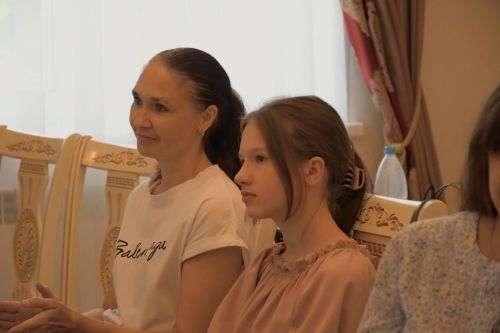 В Лаишевском районе поздравили с Днем семьи, любви и верности юбиляров семейной жизни и молодые семьи
