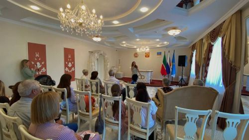 В Лаишевском районе поздравили с Днем семьи, любви и верности юбиляров семейной жизни и молодые семьи